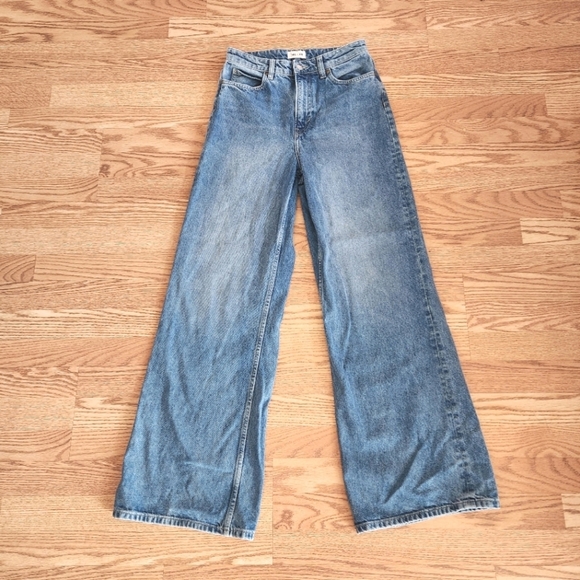 Lee x H&M Denim - EUC Lee x H&M Wide Ultra High Waist Flare Jeans, Size 6, Actual Size 4